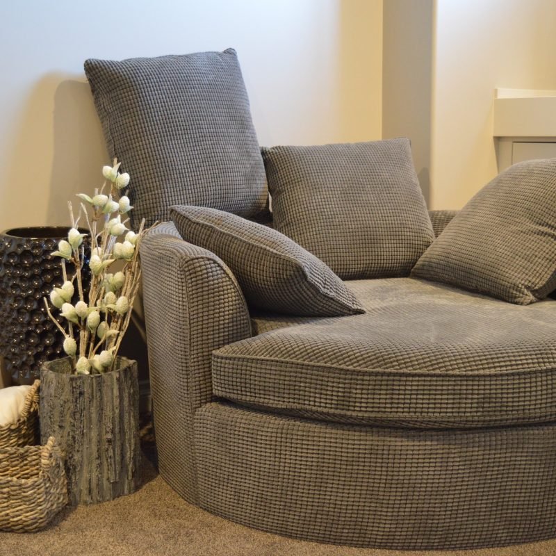 sofa-1078931_1920 sofa-1078931_1920